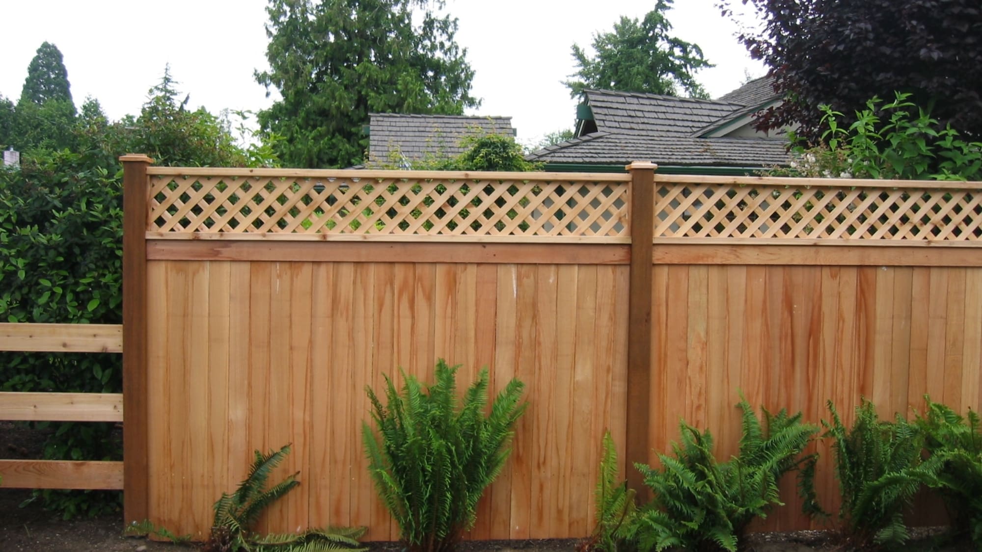 What Makes the Best Wooden Fence?